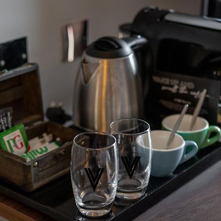 Village Hotel Farnborough Фарнборо Экстерьер фото